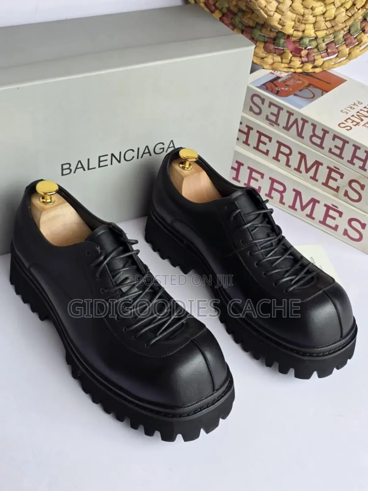 Luxury Brand Plain Lace-Up Shoes