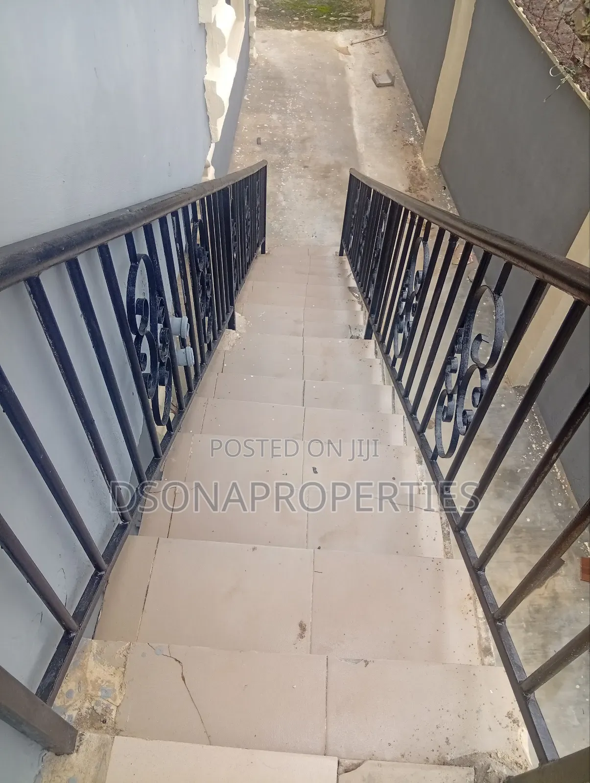 2bdrm Apartment in Ile-Iwe, Meiran for rent