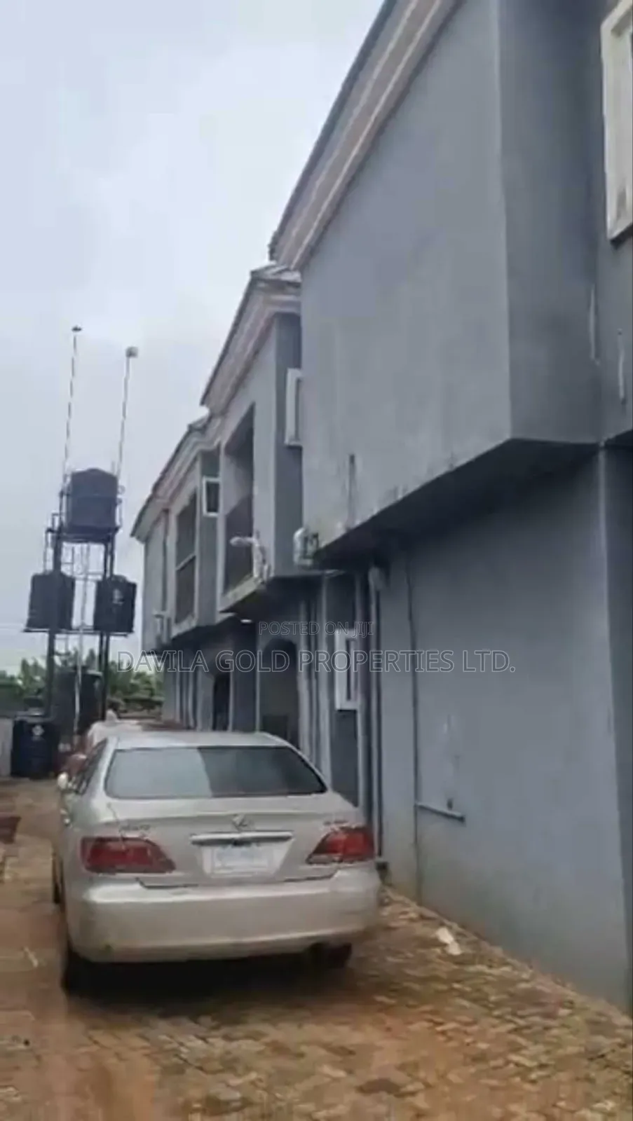12bdrm Block of Flats in Benin City for sale