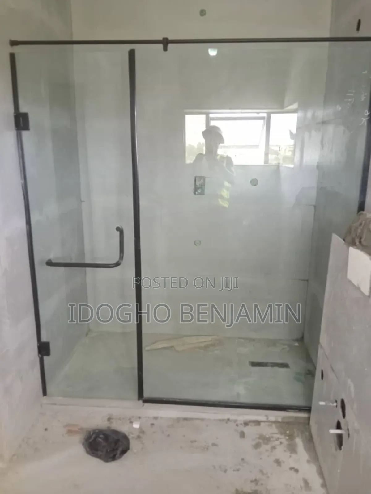 Shower Cubicle With 10mm Tempered Glass and Accessories