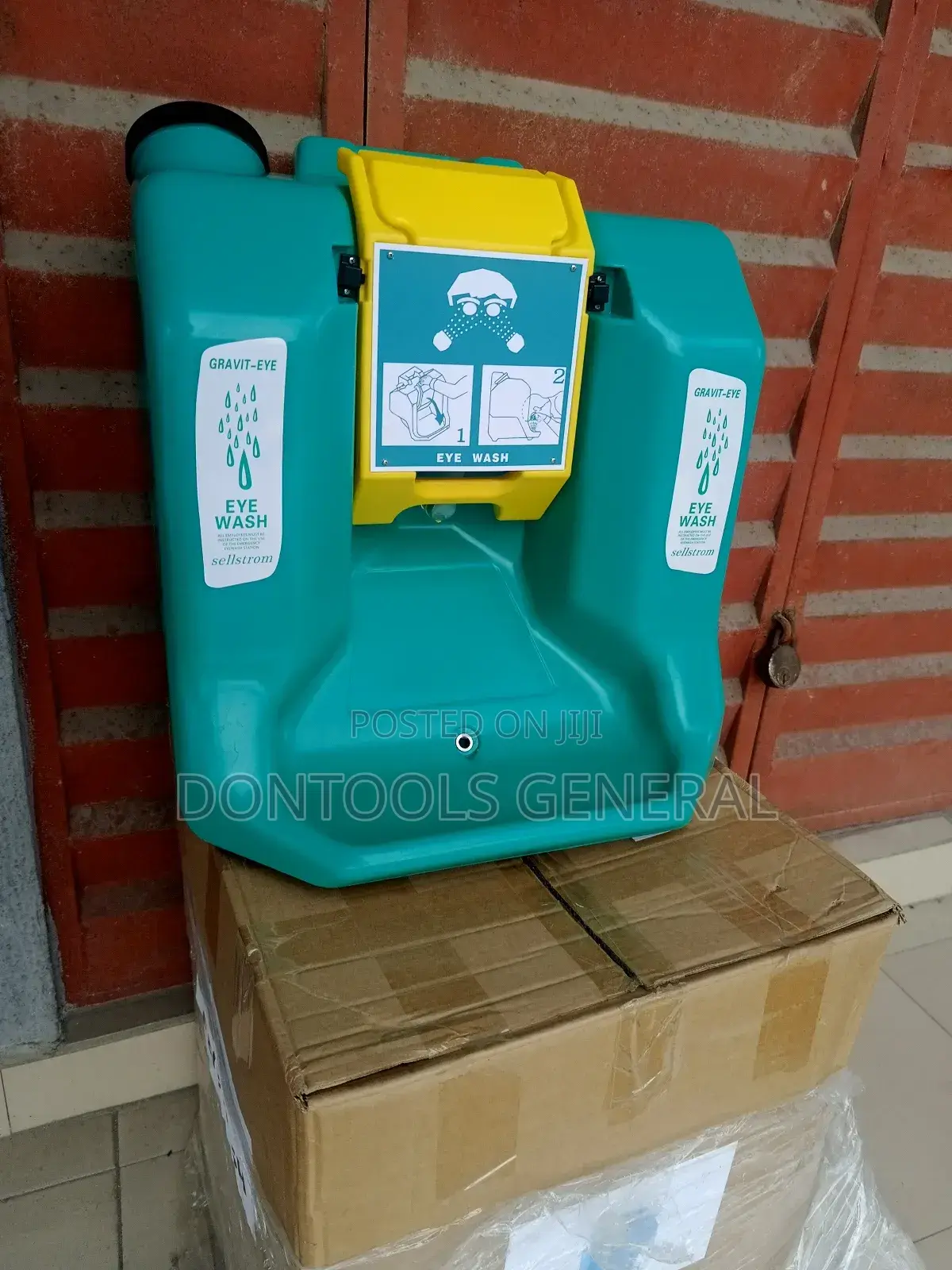 Eyewash Shower Station Sellstrom