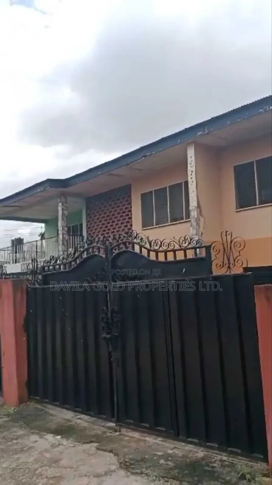 8bdrm Block of Flats in Benin City for sale