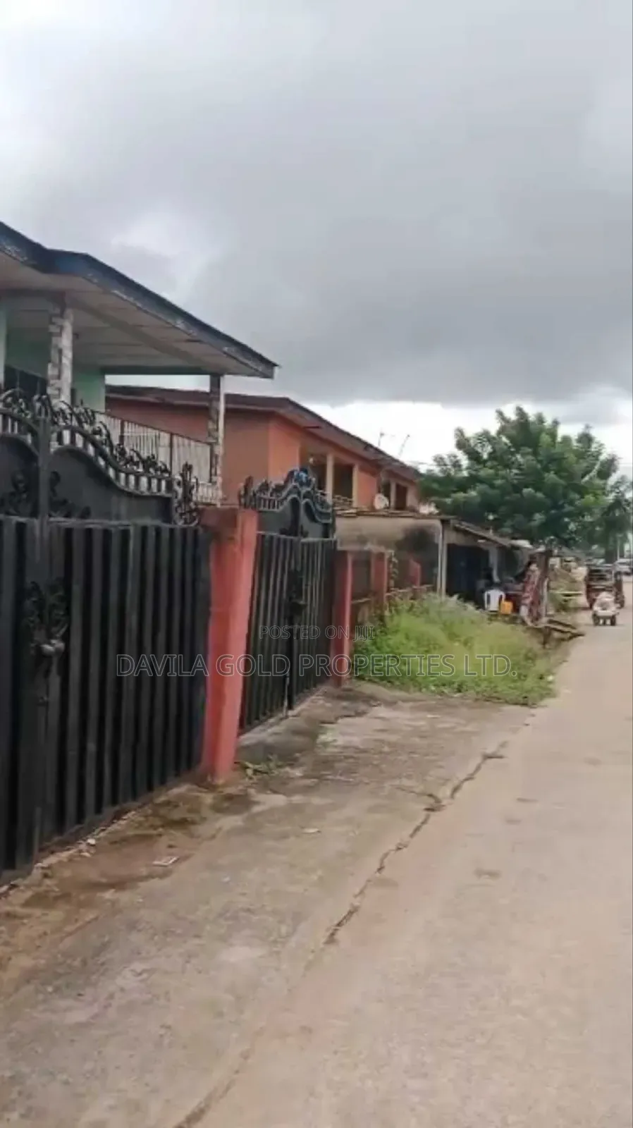 8bdrm Block of Flats in Benin City for sale