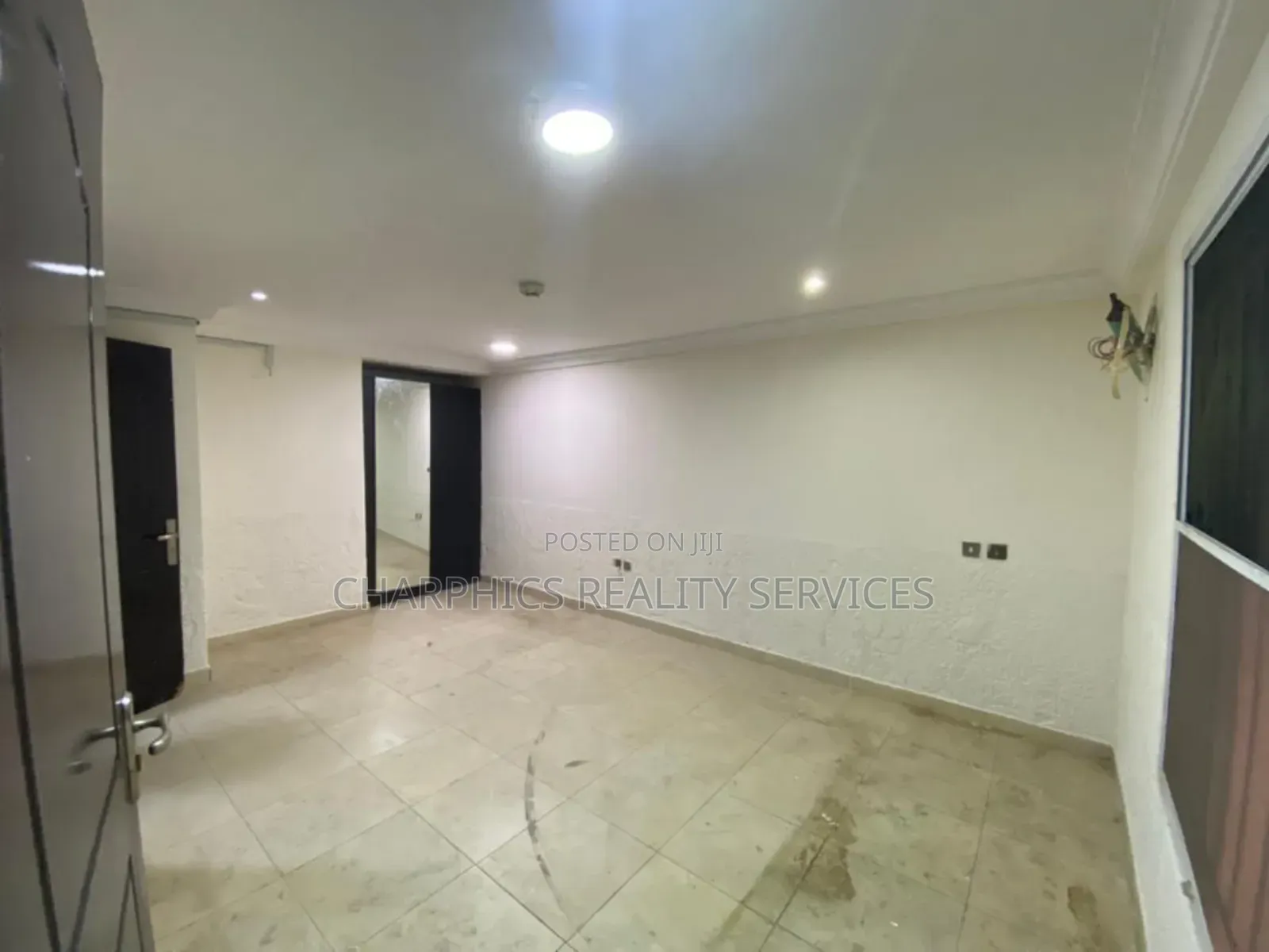 3bdrm Apartment in Osapa london for sale
