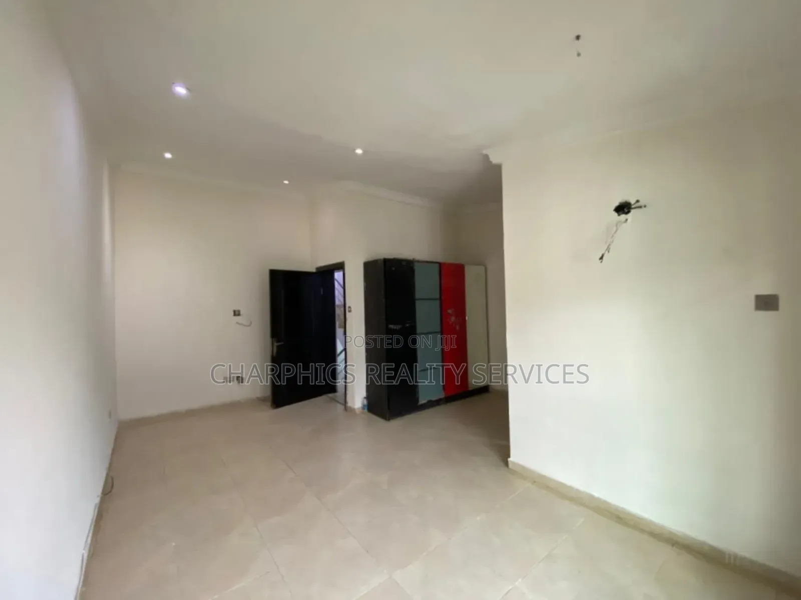 3bdrm Apartment in Osapa london for sale
