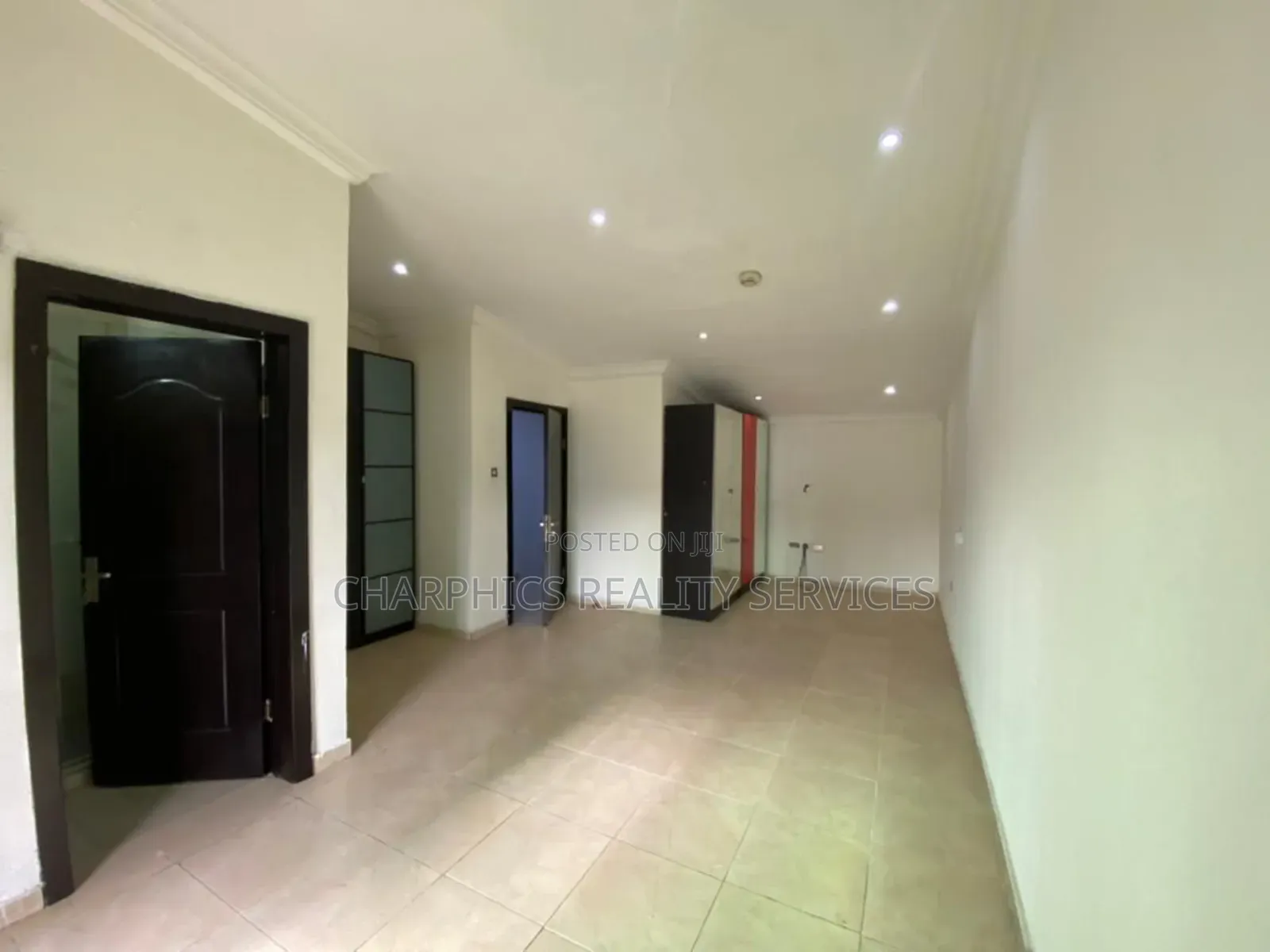 3bdrm Apartment in Osapa london for sale