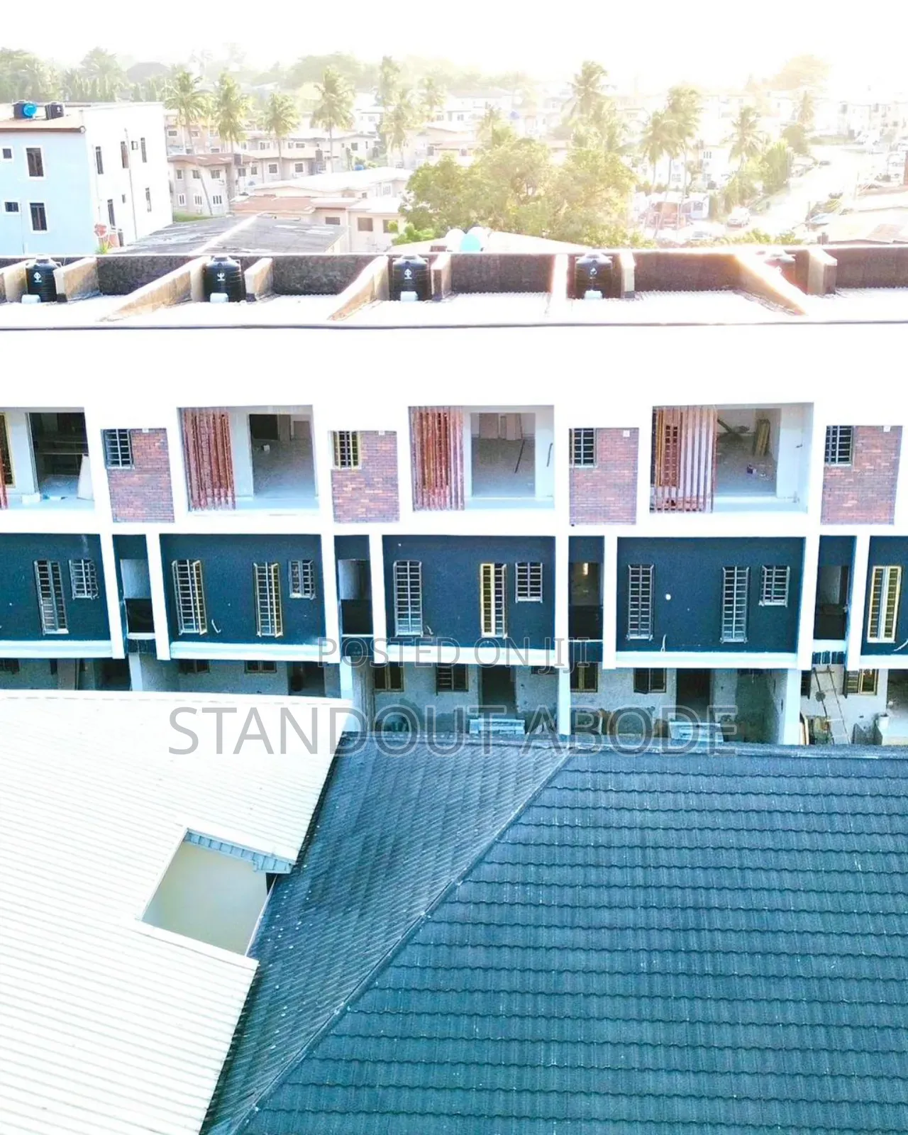 4bdrm Duplex in Inside Estate, Maryland for sale