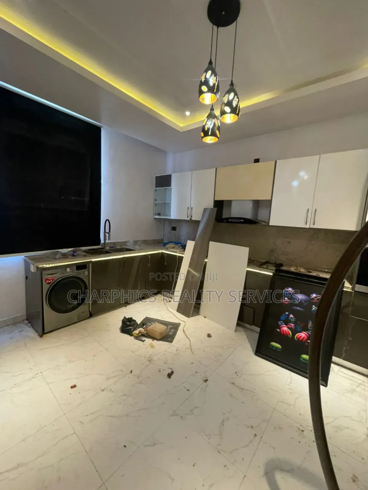 Furnished 2bdrm Apartment in Jakande for sale