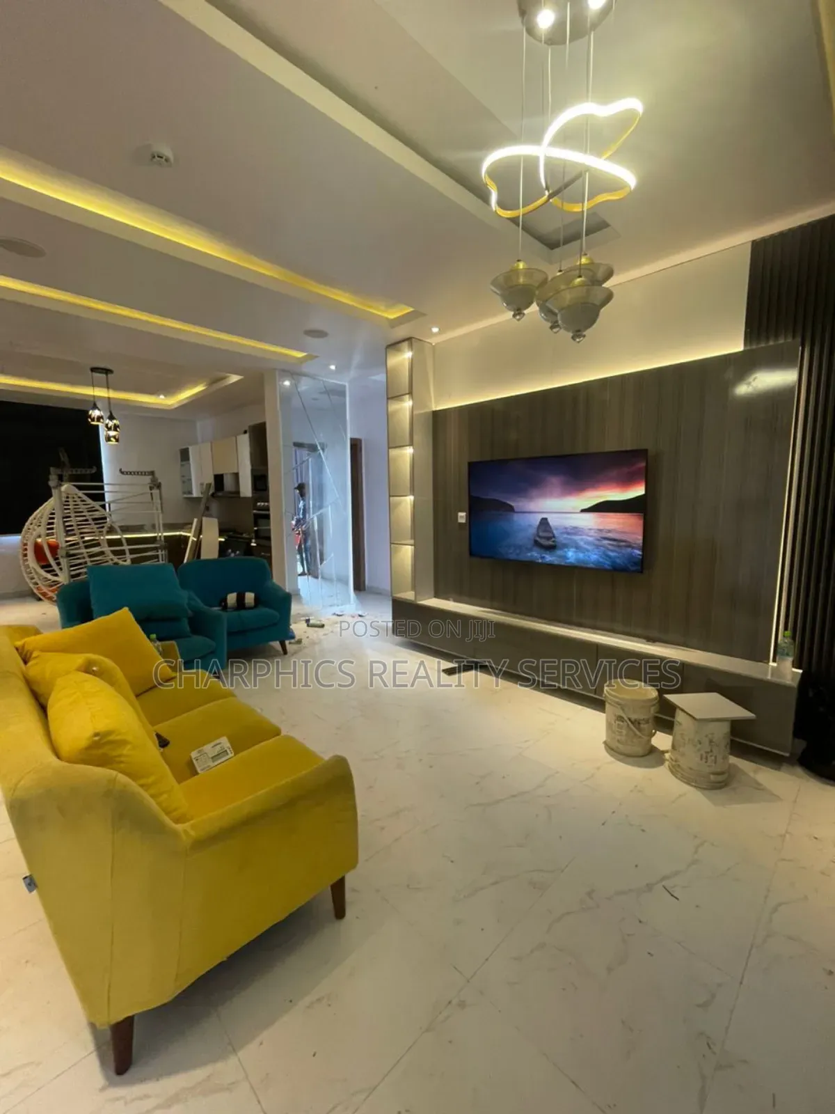 Furnished 2bdrm Apartment in Jakande for sale