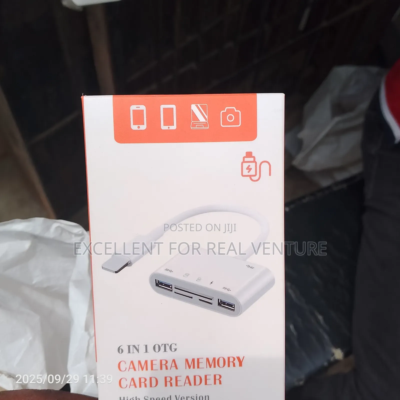 Camera Memory Card Reader