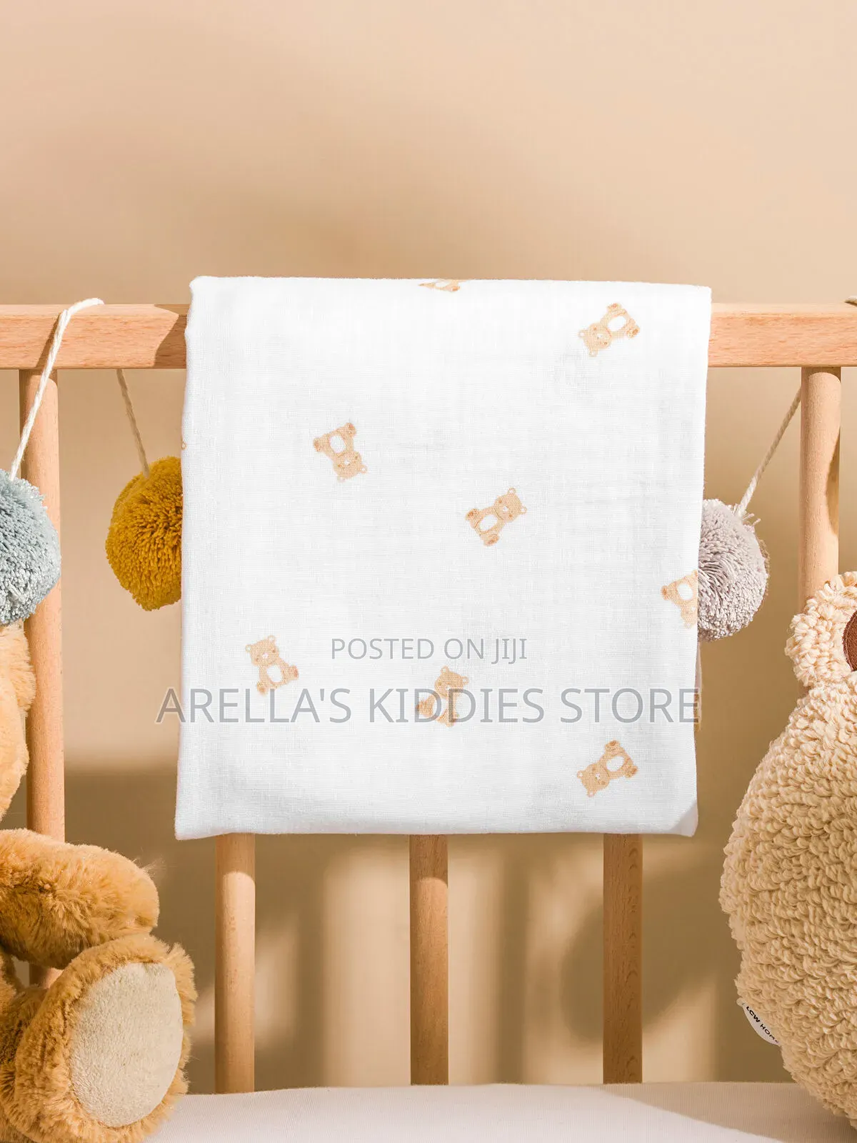 Lc Waikiki Baby Muslin Shawl With a Teddy Bear Print.