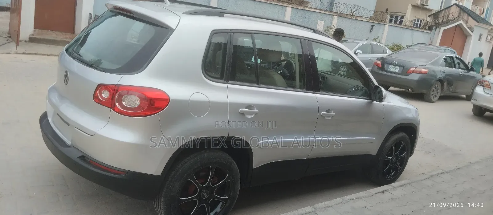 Volkswagen Tiguan SE 2011 Silver