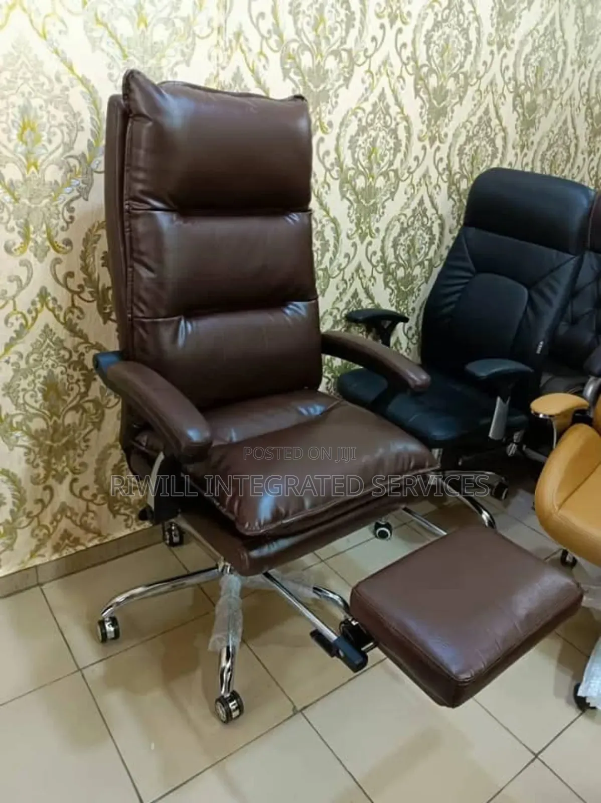 Executive Office Chair With Footrest