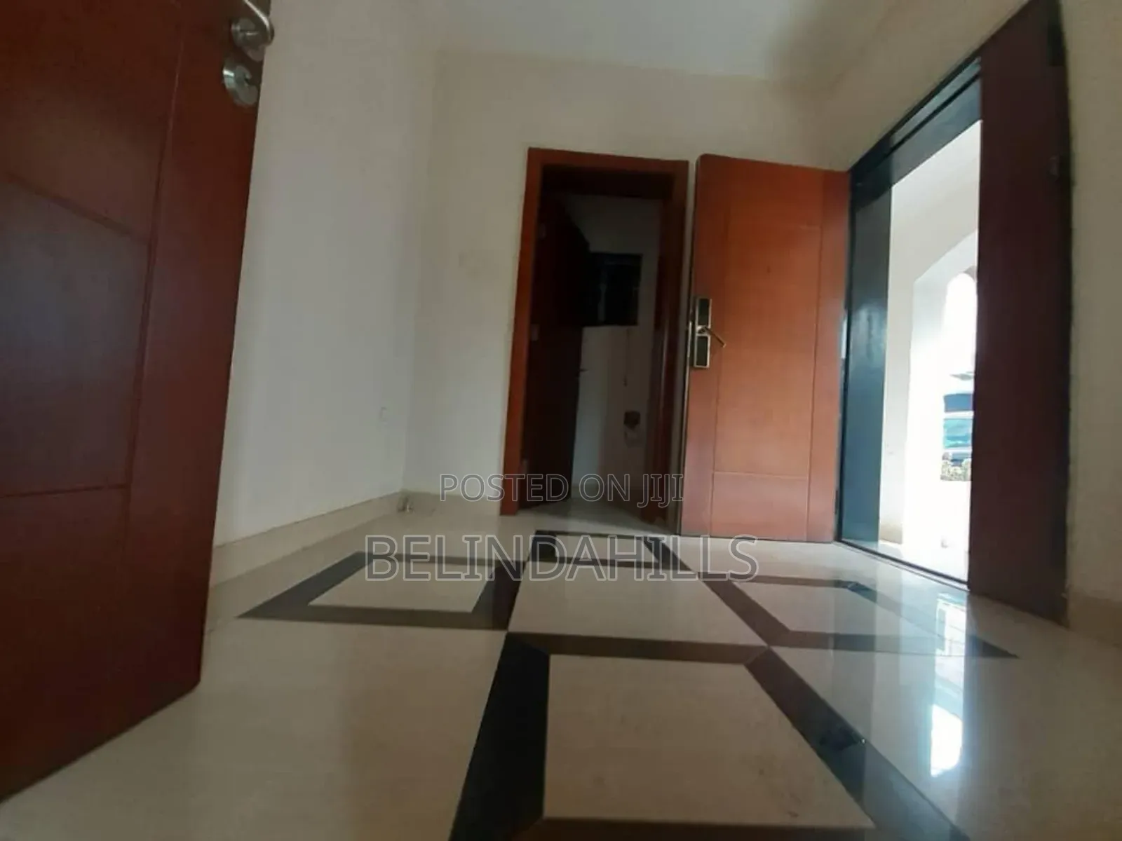 3bdrm Block of Flats in Utako for sale