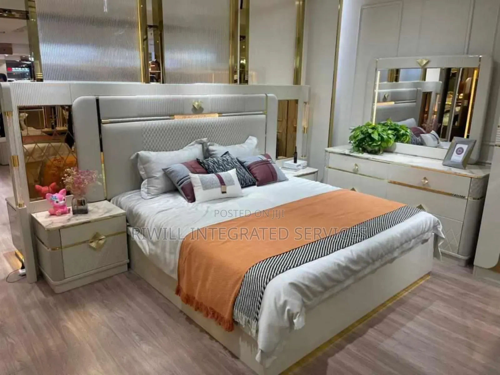 Modern Platform Bed 6 Feet X 7 Feet