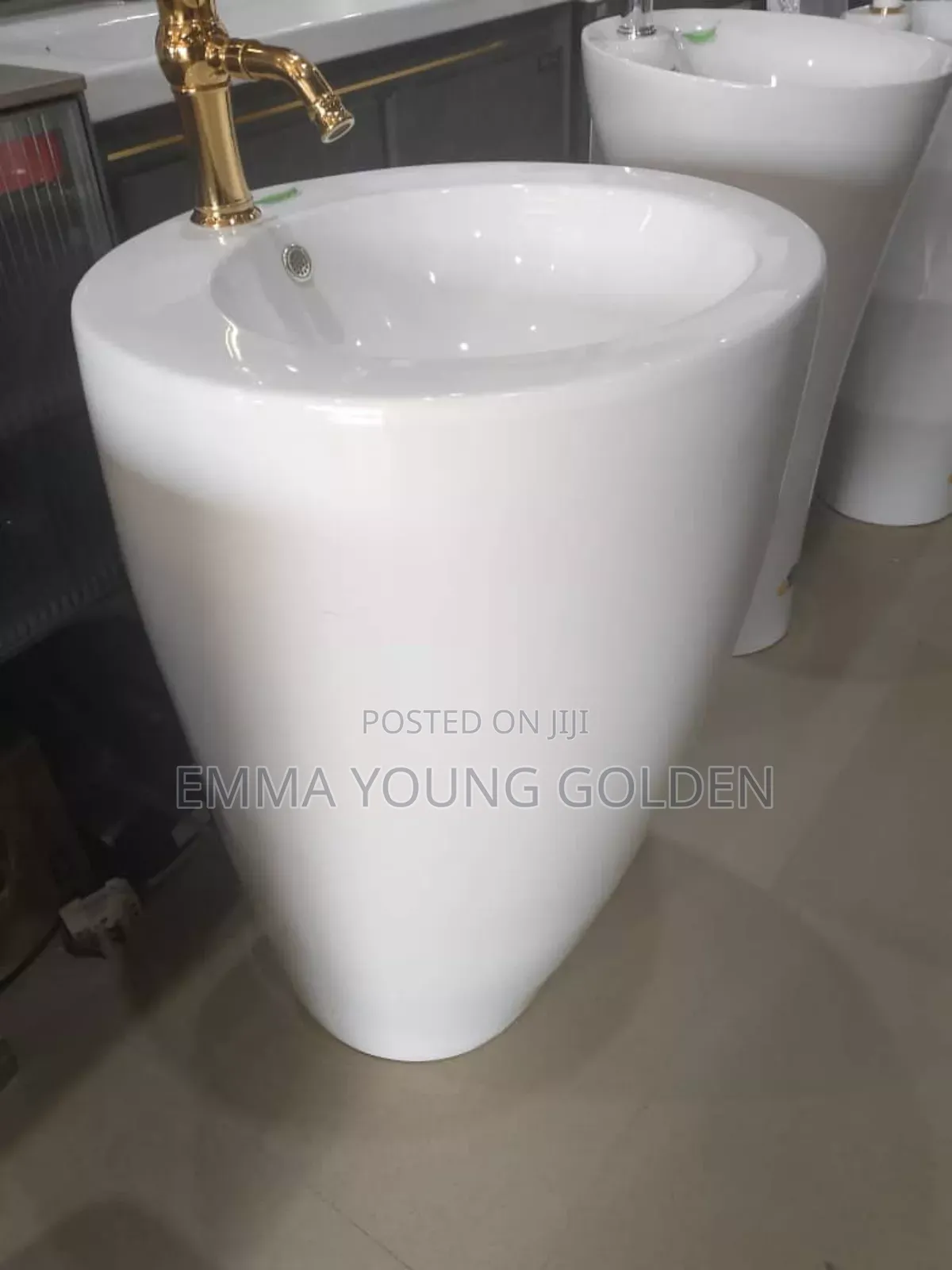 Luxurious Freestanding Basin