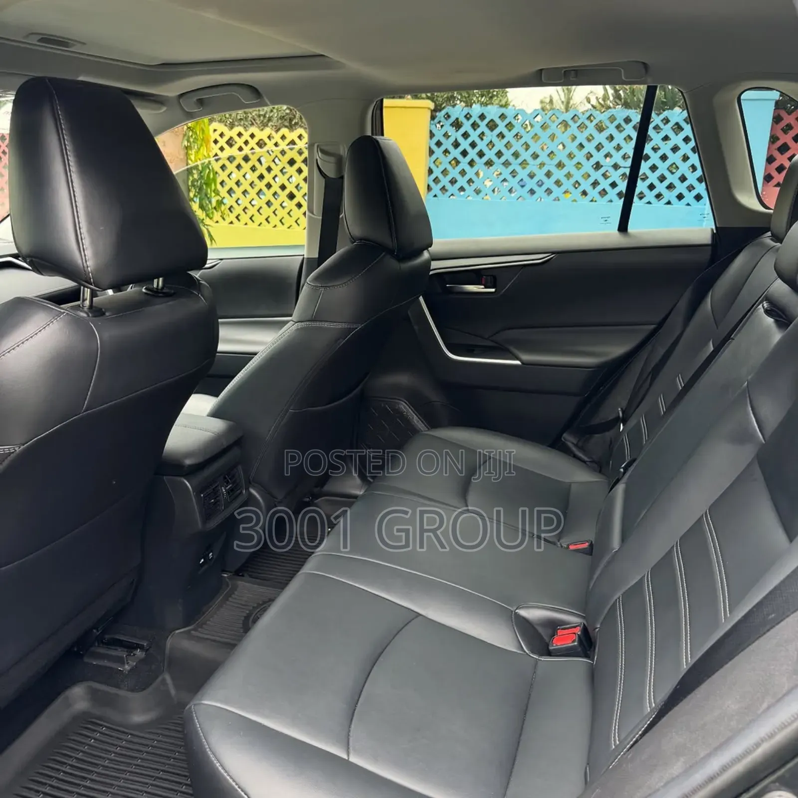 Toyota RAV4 XLE 2021 Gray