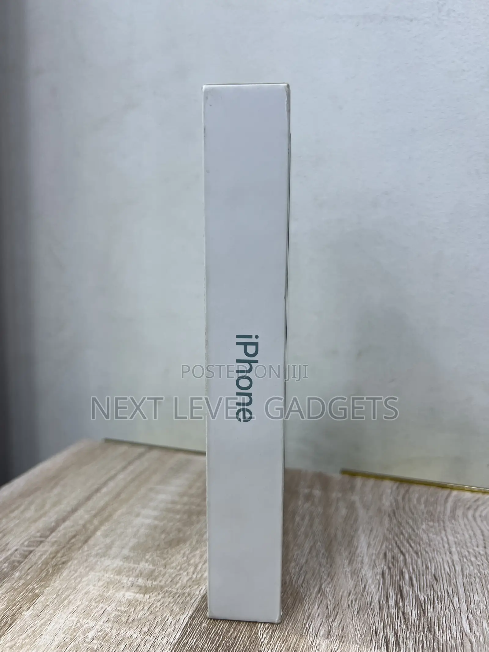 New Apple iPhone 16 256 GB Green