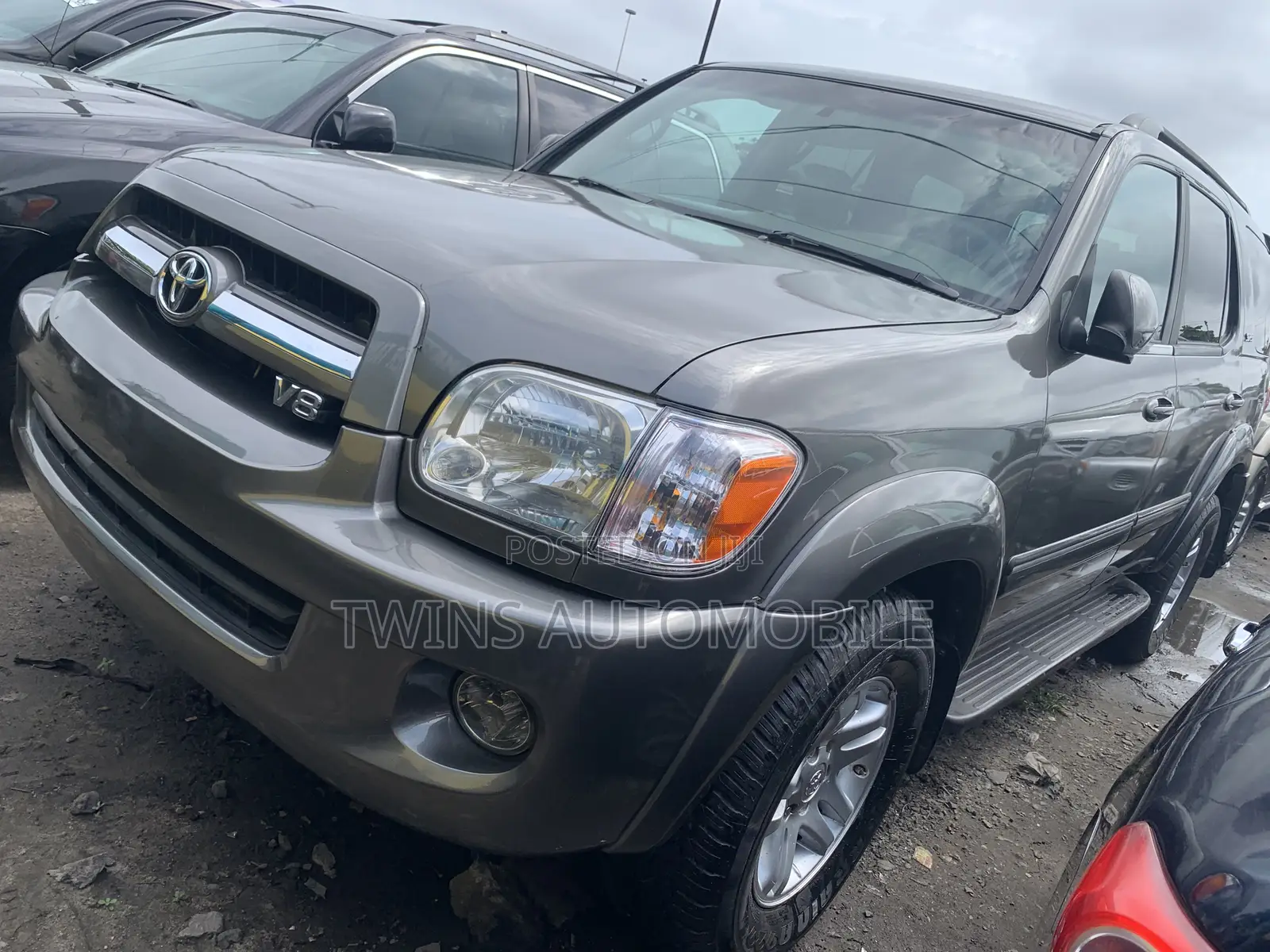 Toyota Sequoia Limited 4dr SUV 4WD (4.7L 8cyl 5A) 2007 Gray