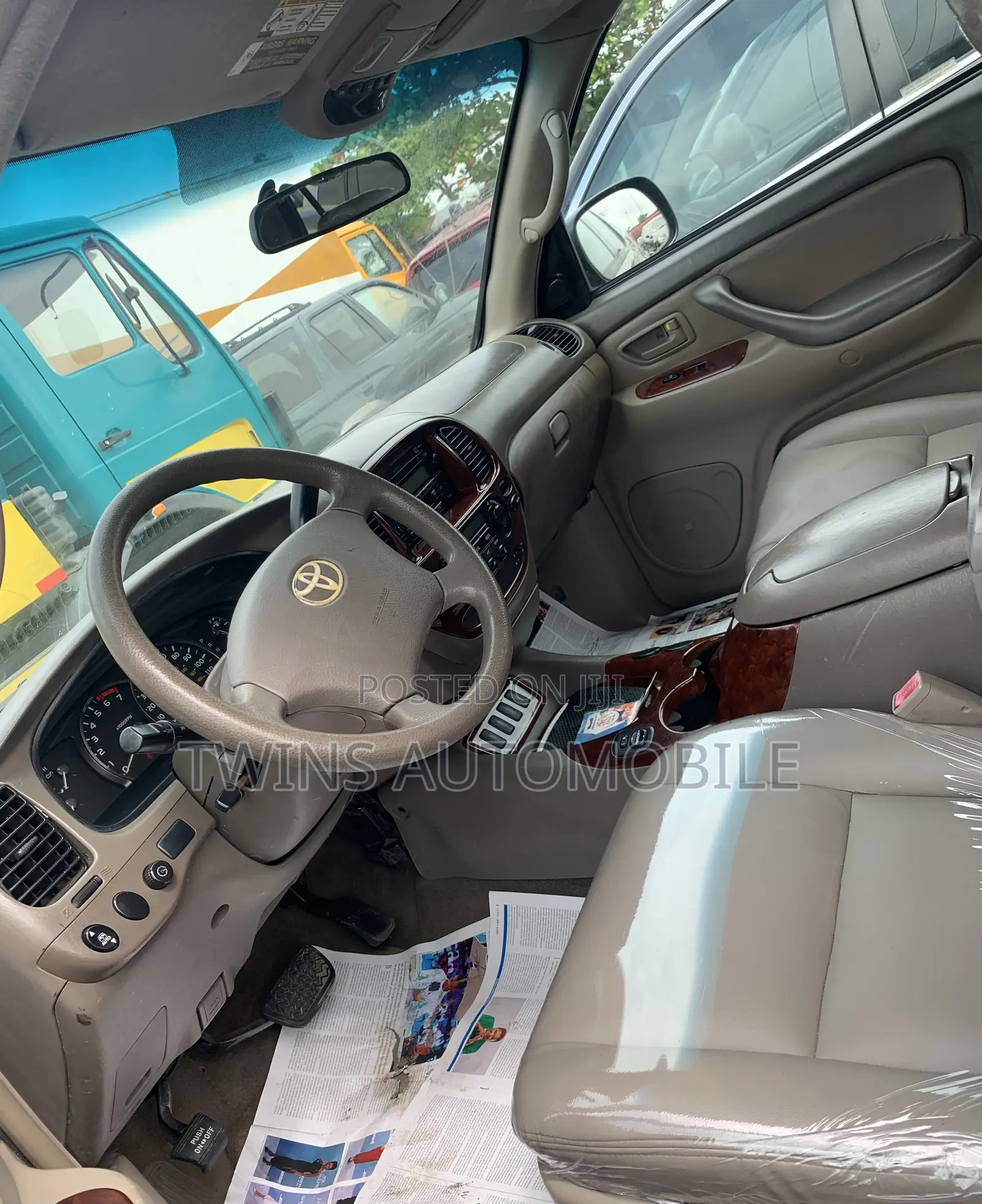 Toyota Sequoia Limited 4dr SUV 4WD (4.7L 8cyl 5A) 2007 Gray