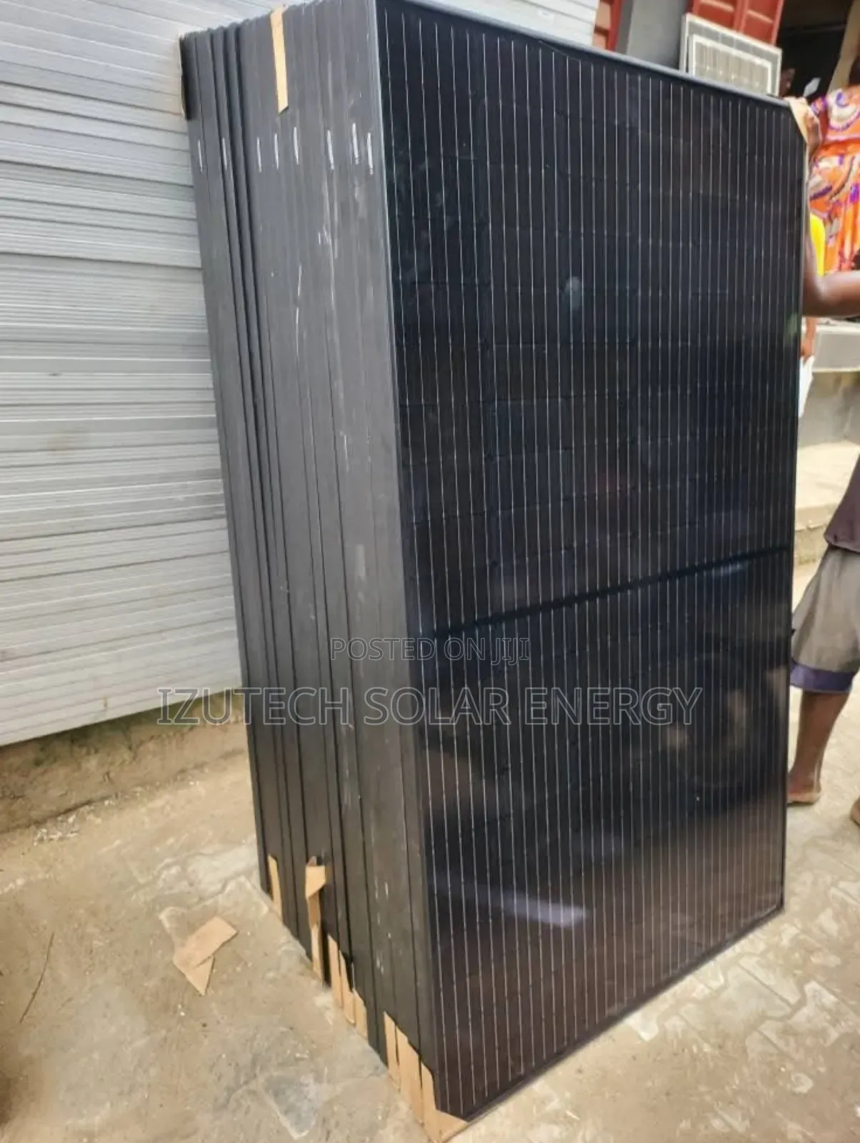Longi 450watts Mono All Black Panel 120cell