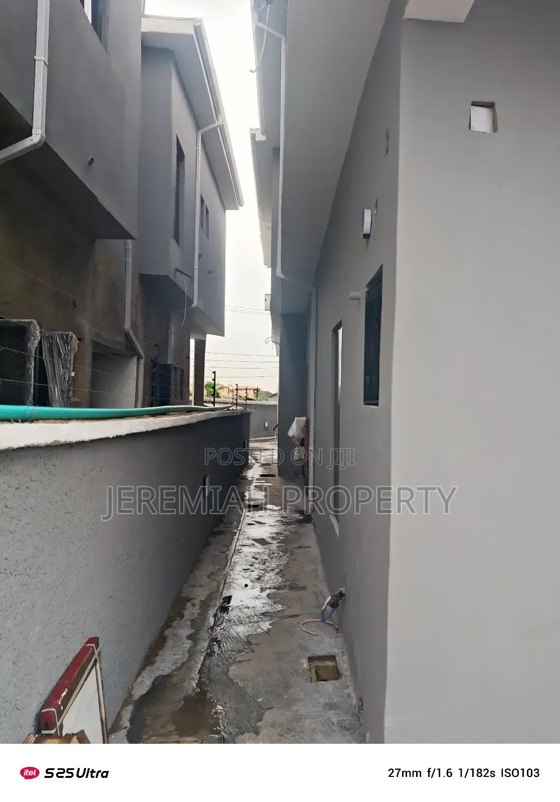4bdrm Duplex in Omole Estate Phase 1, Berger for sale