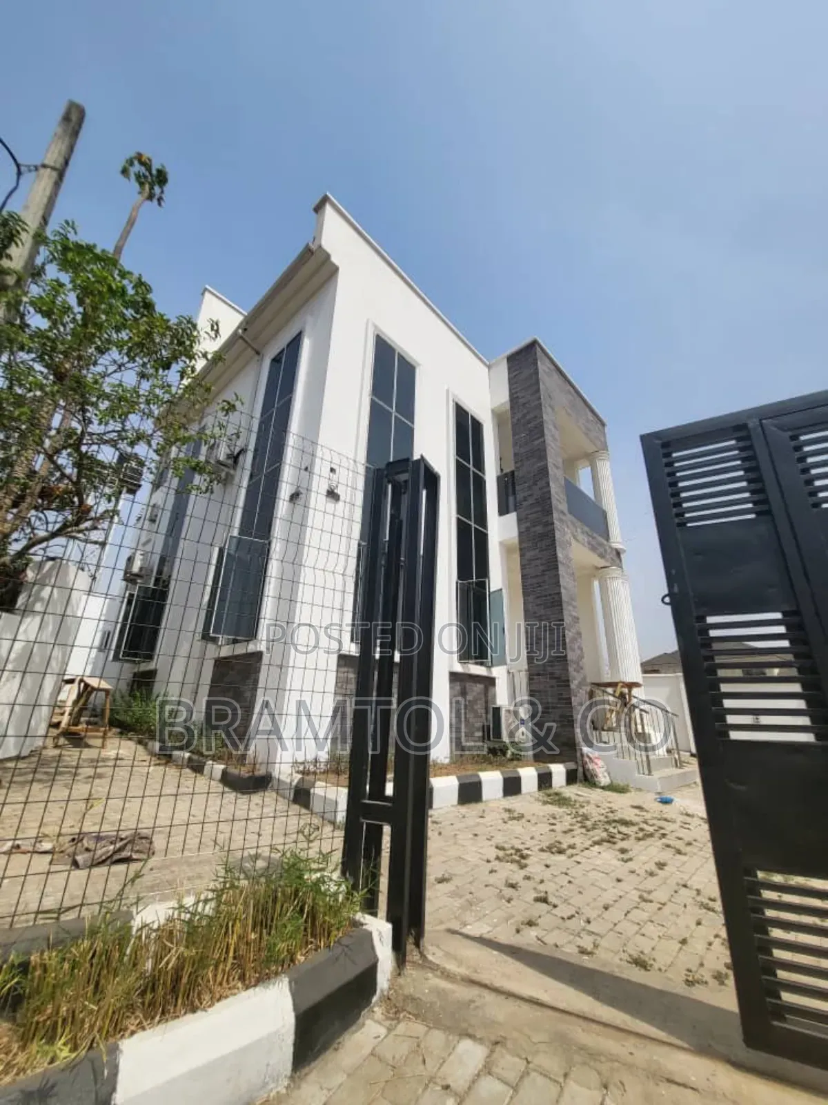 5bdrm Duplex in Idu Industrial for rent
