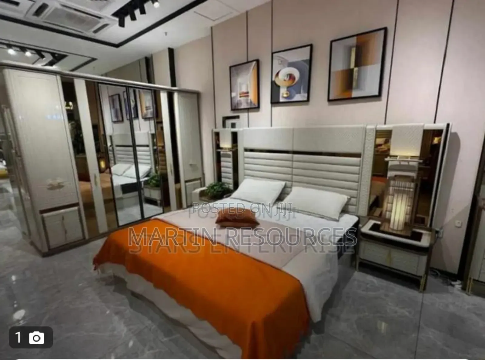 Modern Luxury 6 Feet X 7 Feet Bed Set