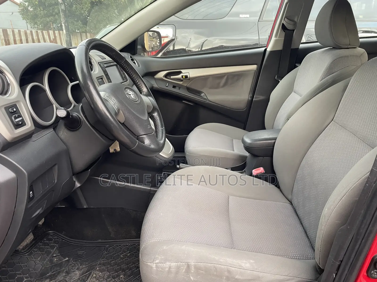 Toyota Matrix Hatchback FWD (1.8L 4cyl 5M) 2010 Red