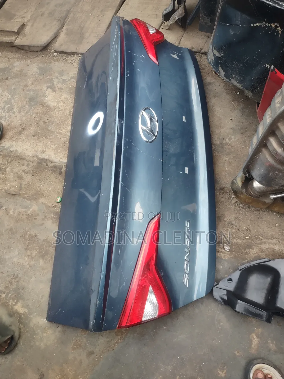 Booth Hyundai Sonata 2017