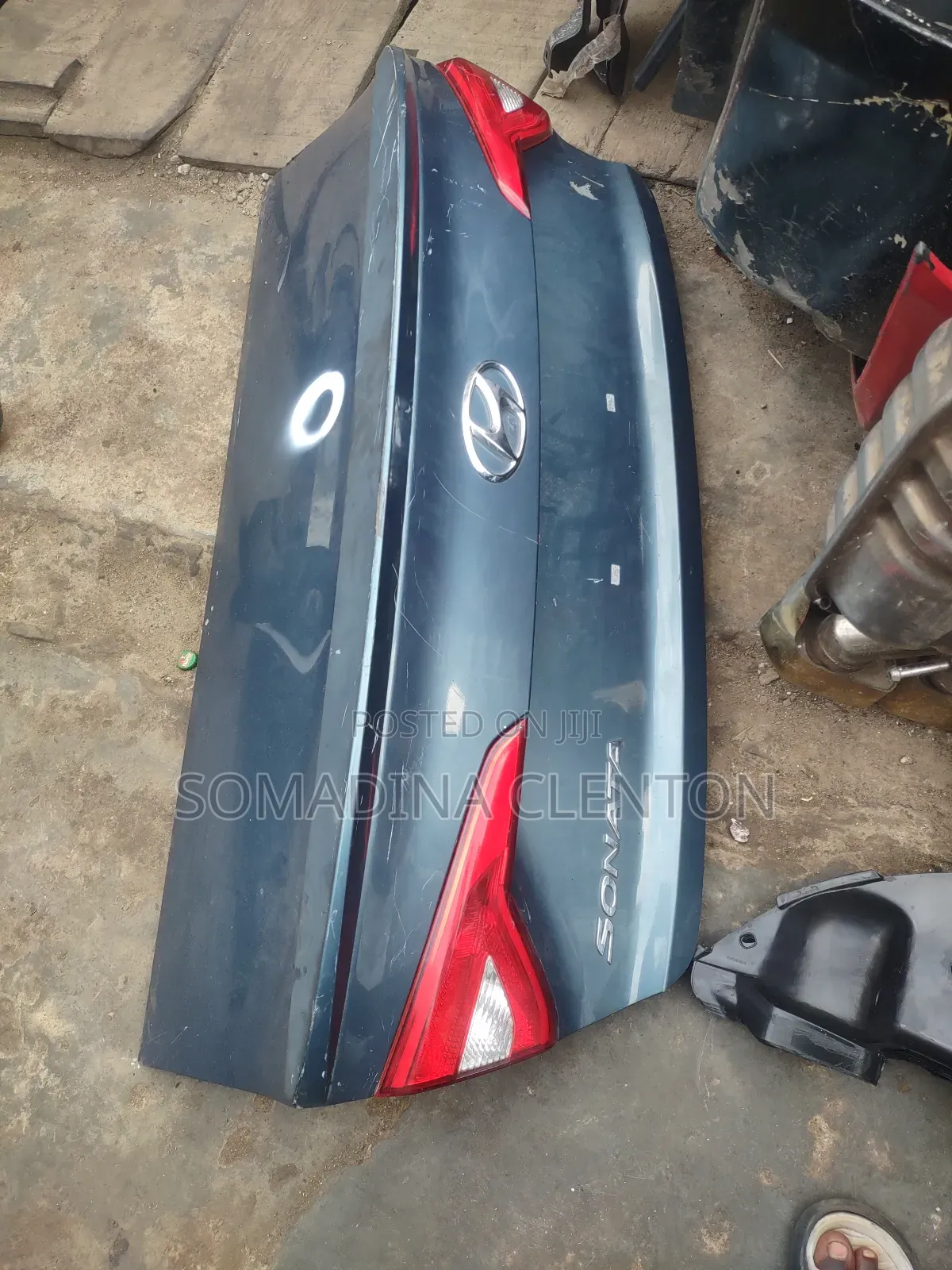 Booth Hyundai Sonata 2017