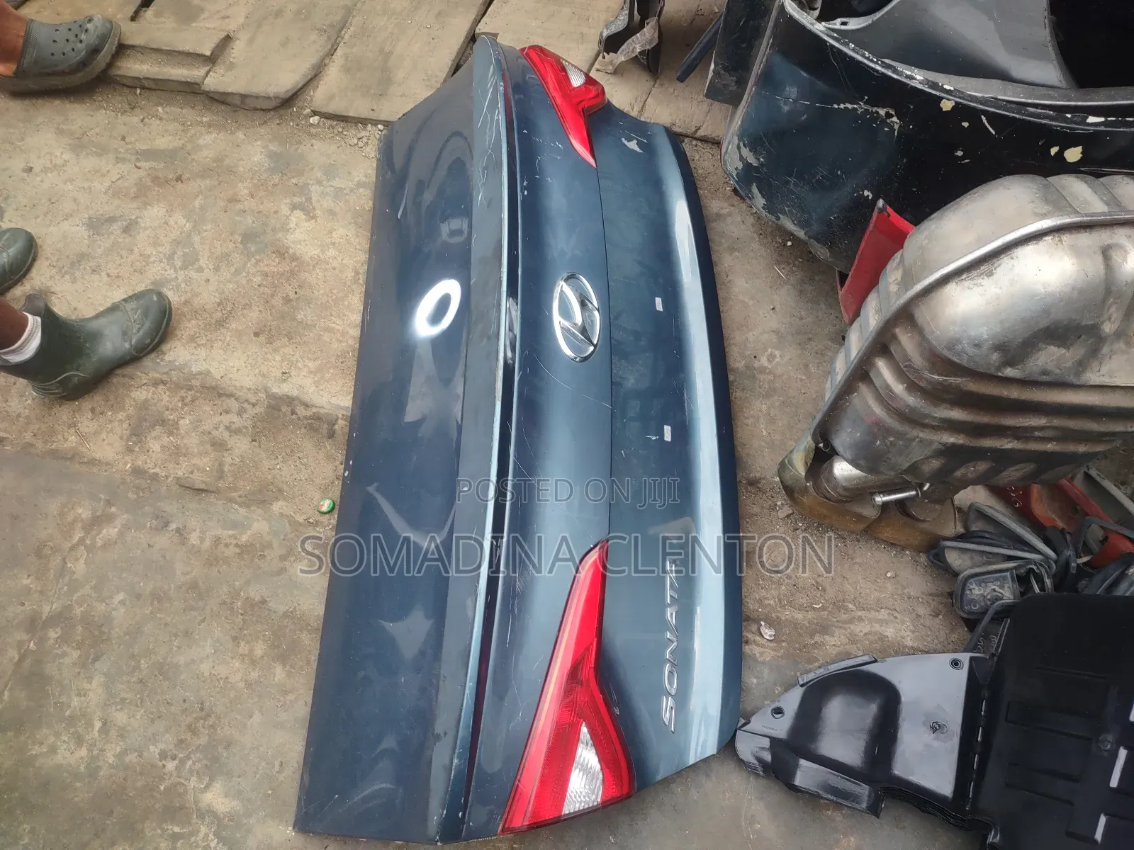 Booth Hyundai Sonata 2017