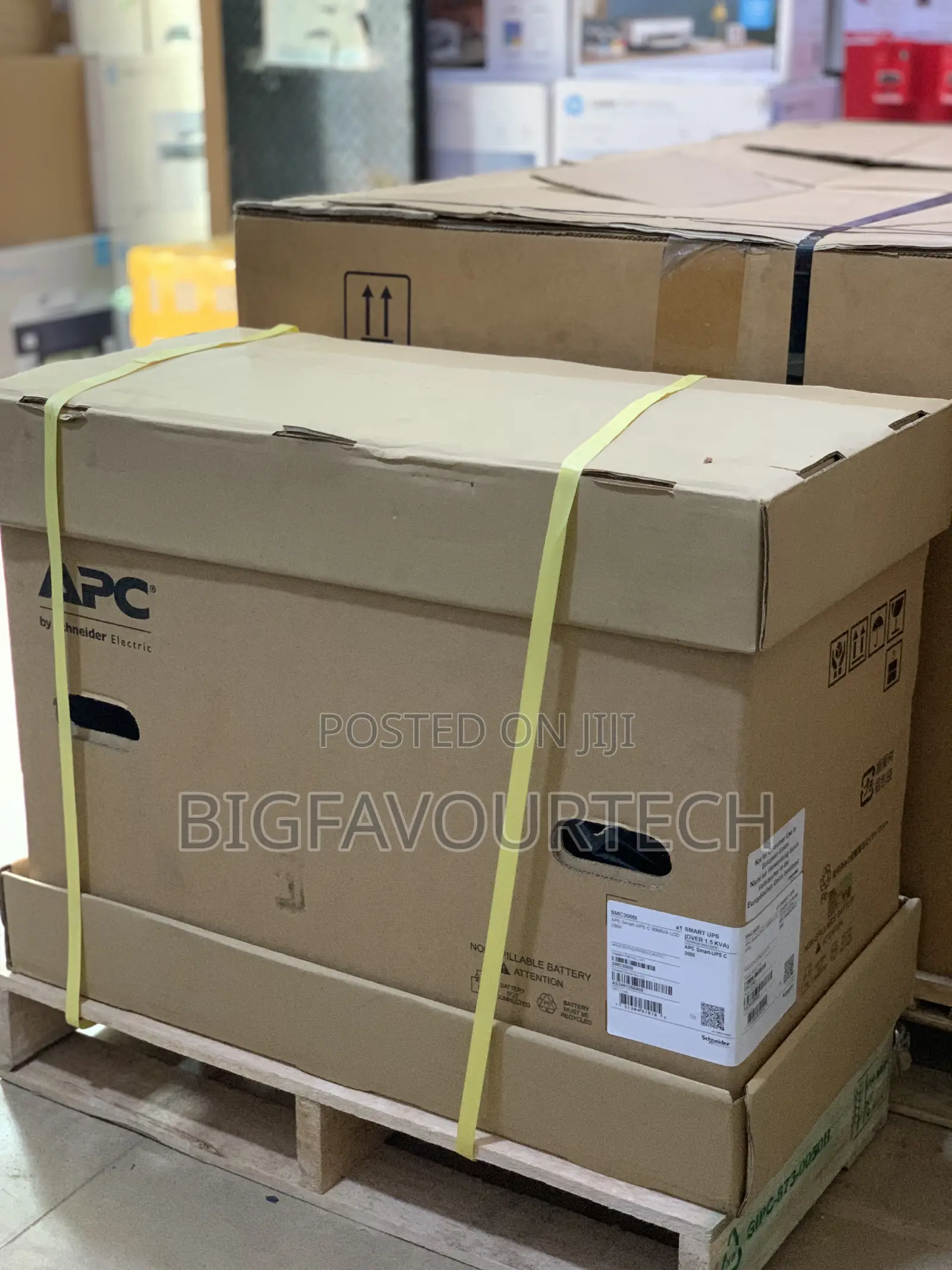 Apc Smart-Ups C 3000va (2100 Watts) LCD 230v Smc3000i