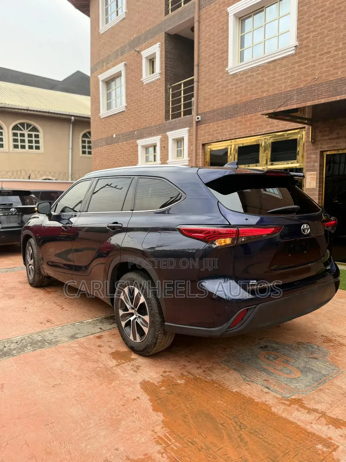 Toyota Highlander XLE 2021 Blue