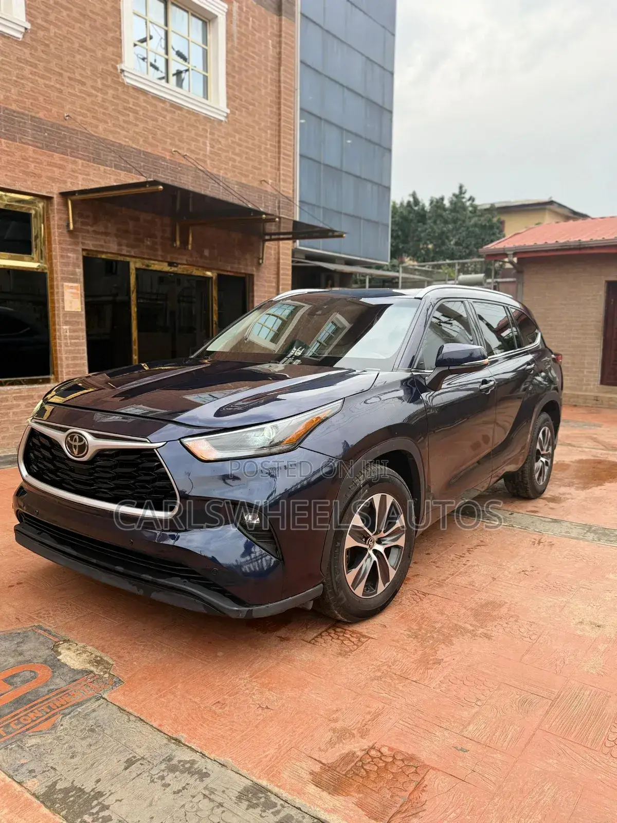 Toyota Highlander XLE 2021 Blue
