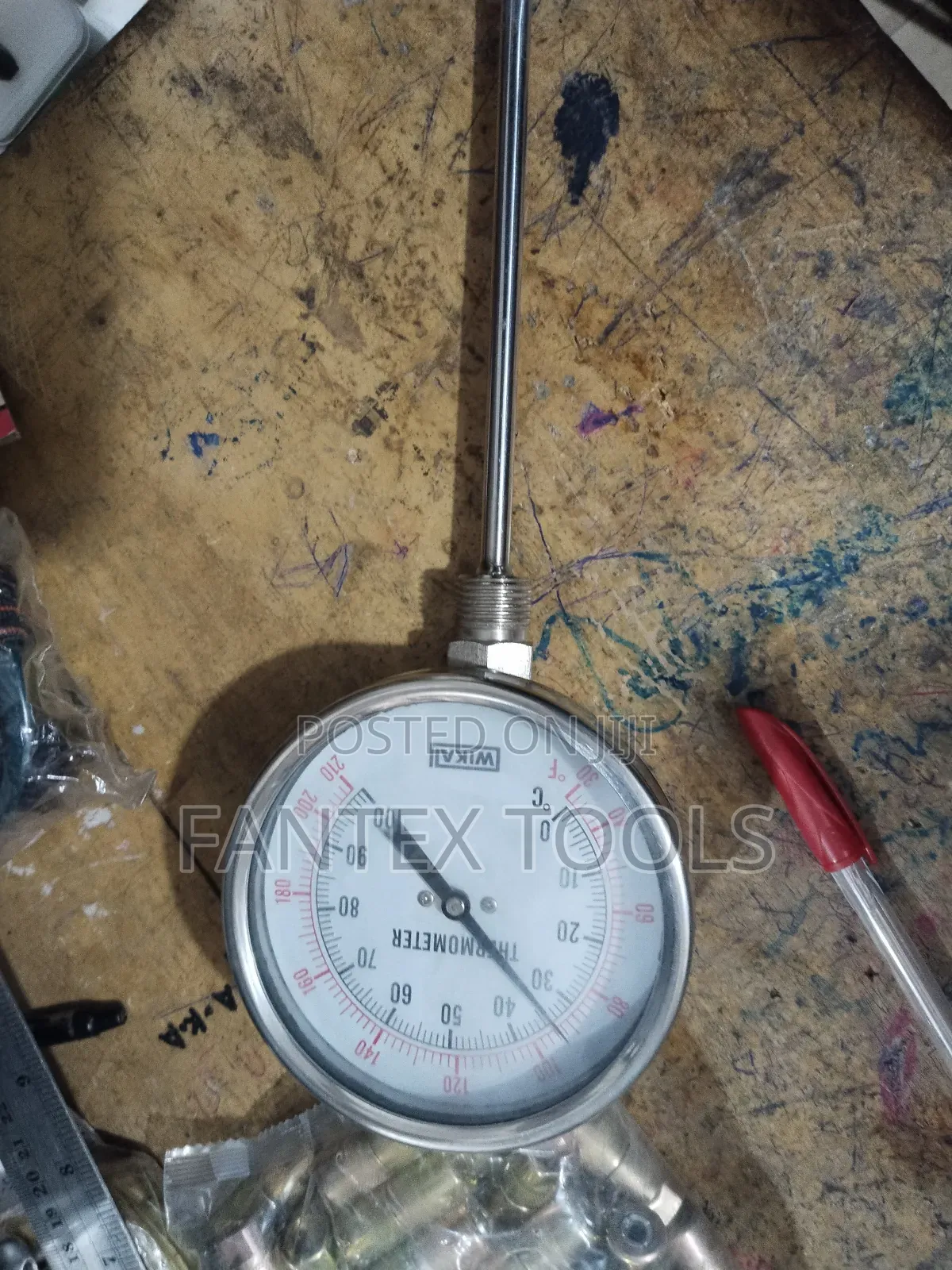 Temperature Gauge 100°.