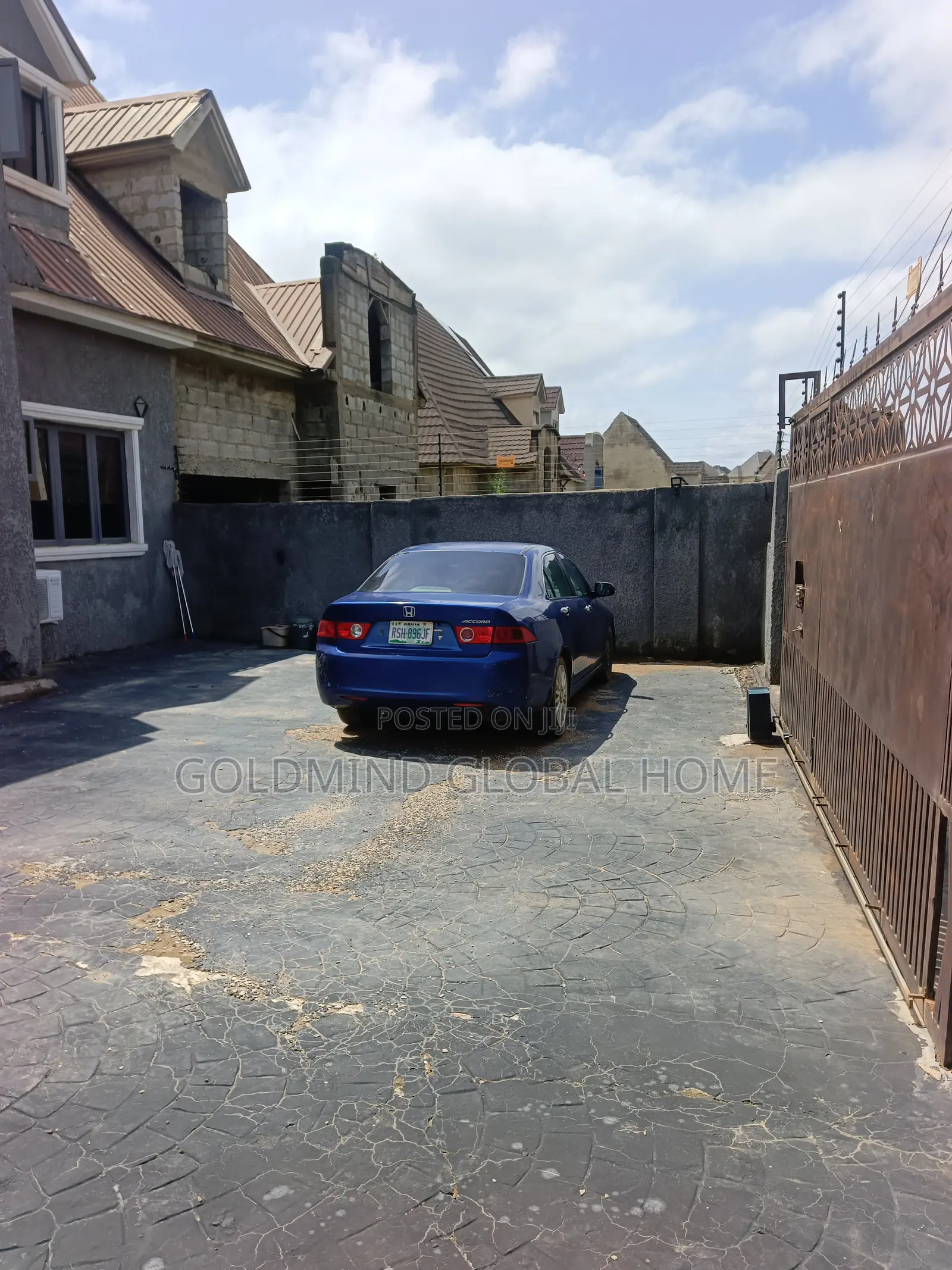 Furnished 3bdrm Penthouse in Starwood Estate, Galadimawa for sale