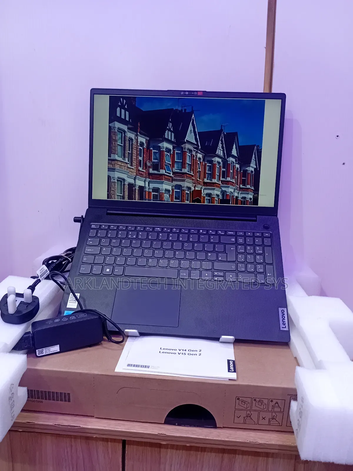 New Laptop Lenovo IdeaPad 330 8GB Intel Core i3 SSD 256GB
