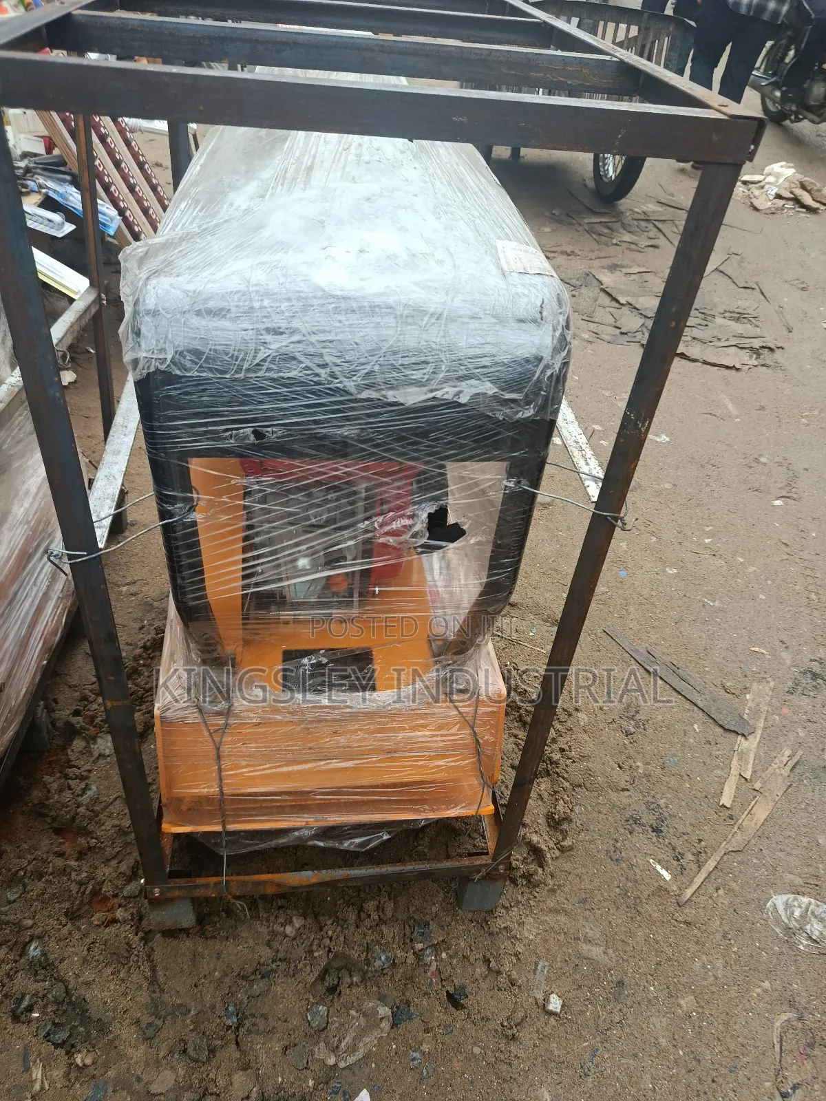 10-13hp Plate Compactor Machine C-330 Plate Size 900mm-650mm 0-25min