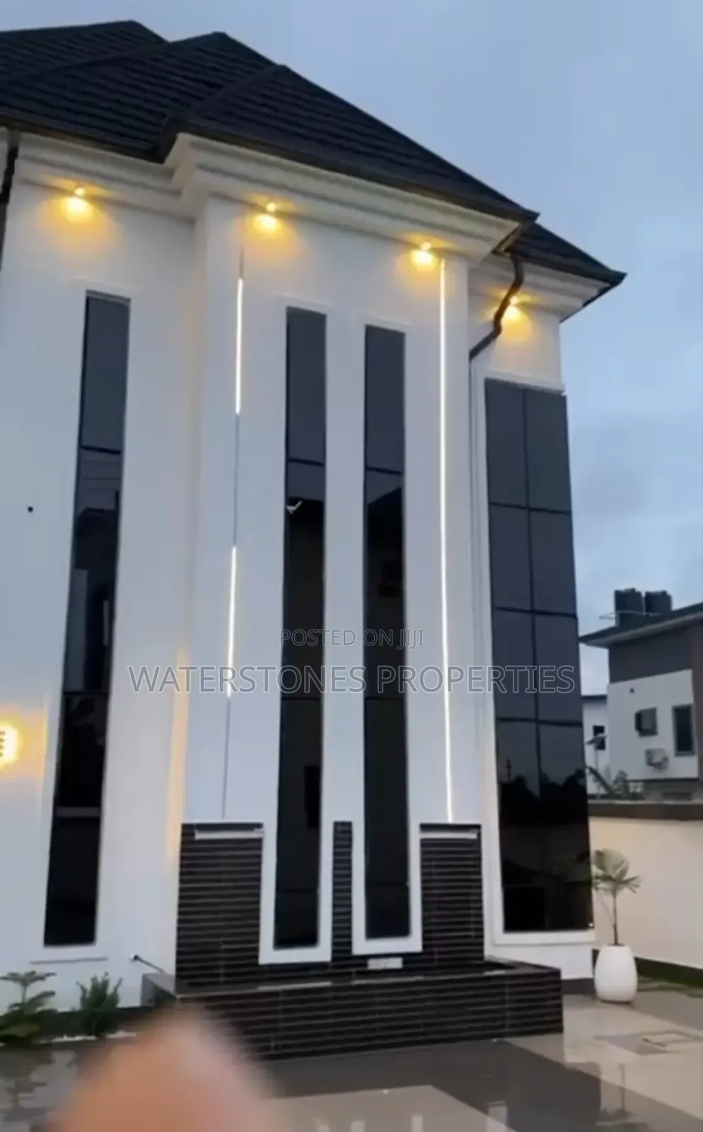 5bdrm Duplex in Nta Housing Estate, Oshimili South for sale