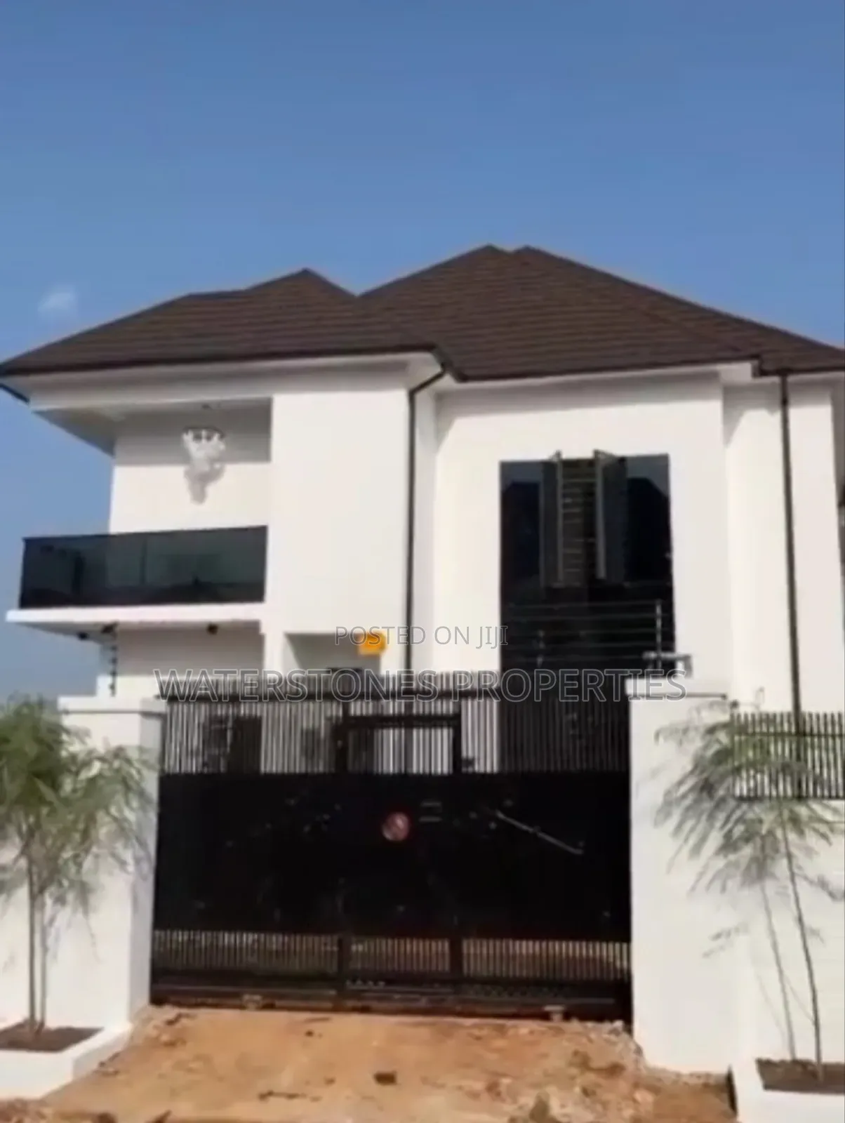 5bdrm Duplex in Back Of Govt House, Oshimili South for sale