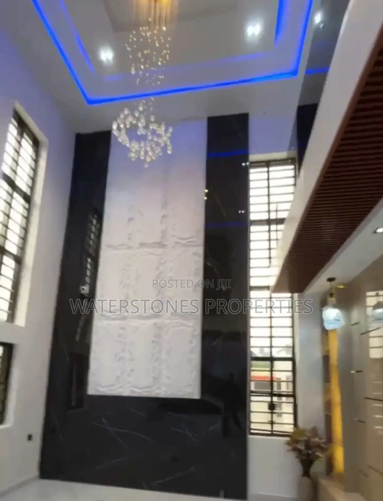 5bdrm Duplex in Back Of Govt House, Oshimili South for sale