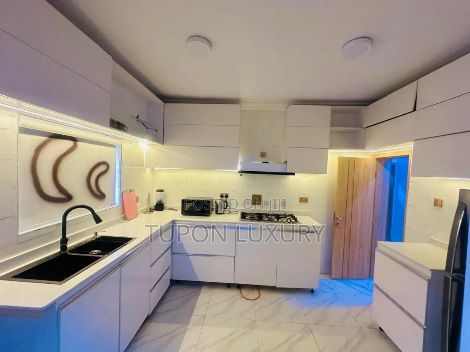 Neatly Furnished 2bedroom Apartment in Lekki Phase 1