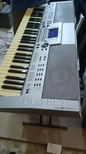 Yamaha Keyboard Model PSR S550