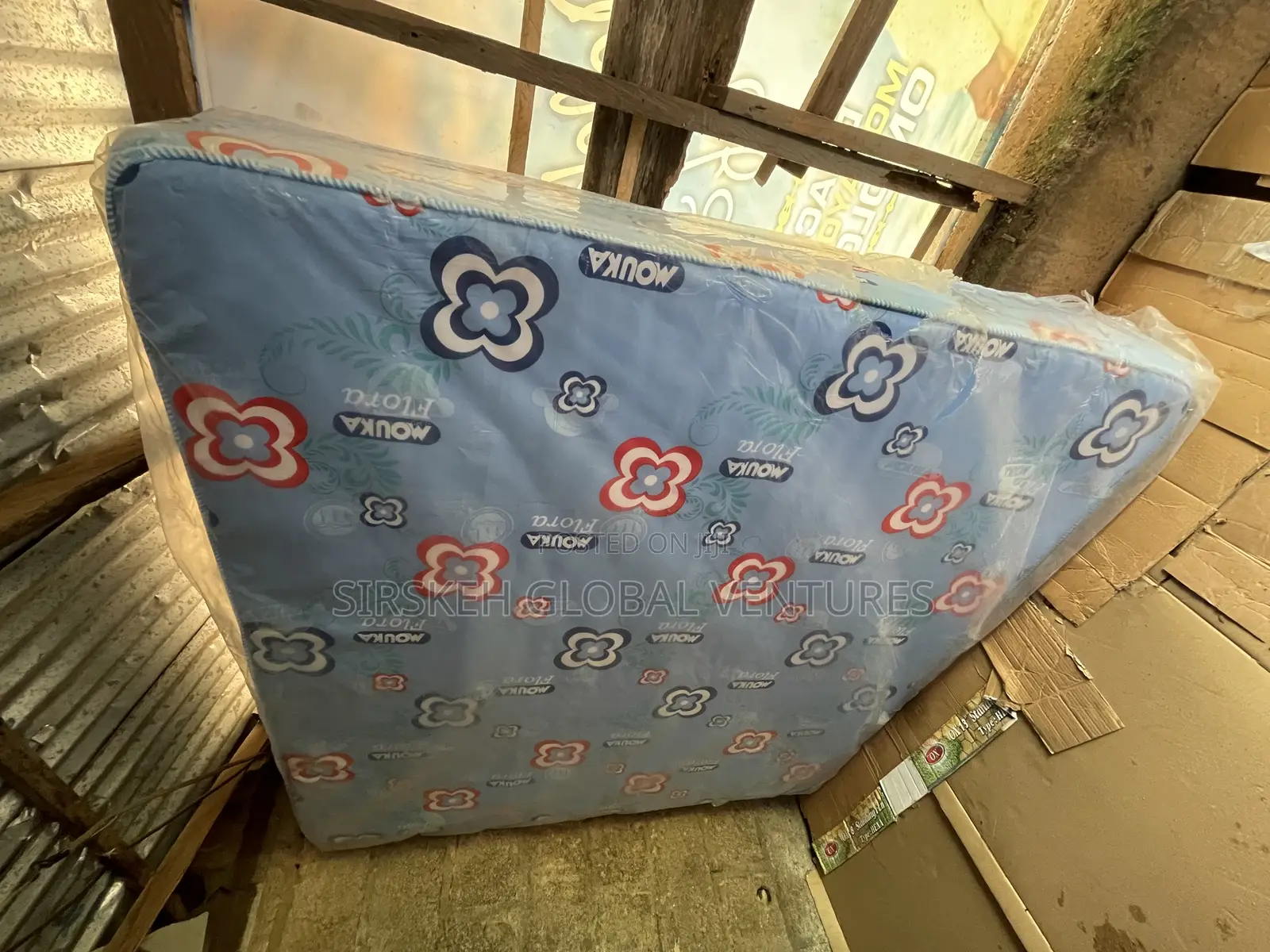 6 by 6 X 14 Inches Mouka Flora Mattress 75 X 72 X 14