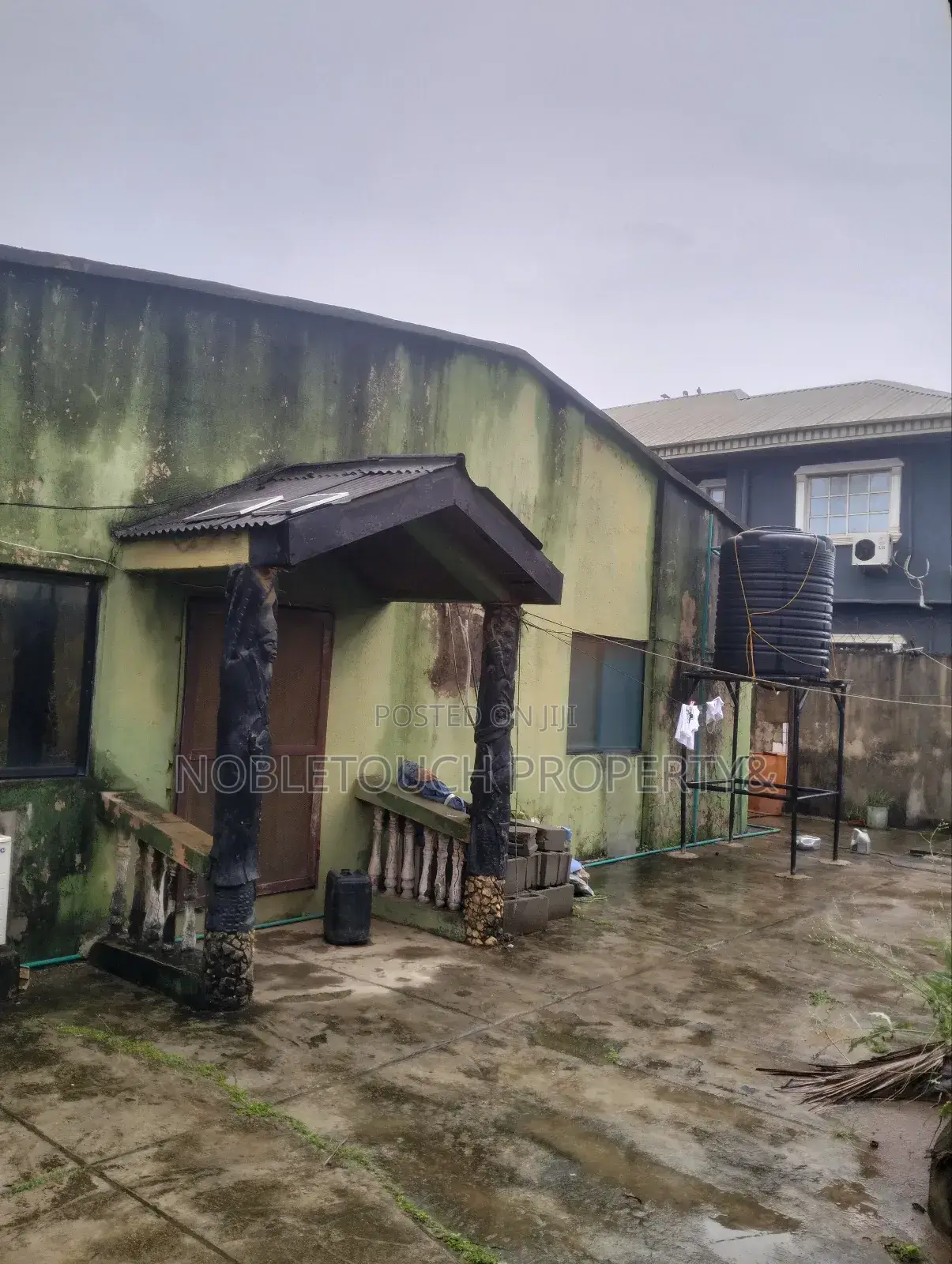6bdrm Bungalow in Ikotun Idimu Road, Iseri Olofin for sale