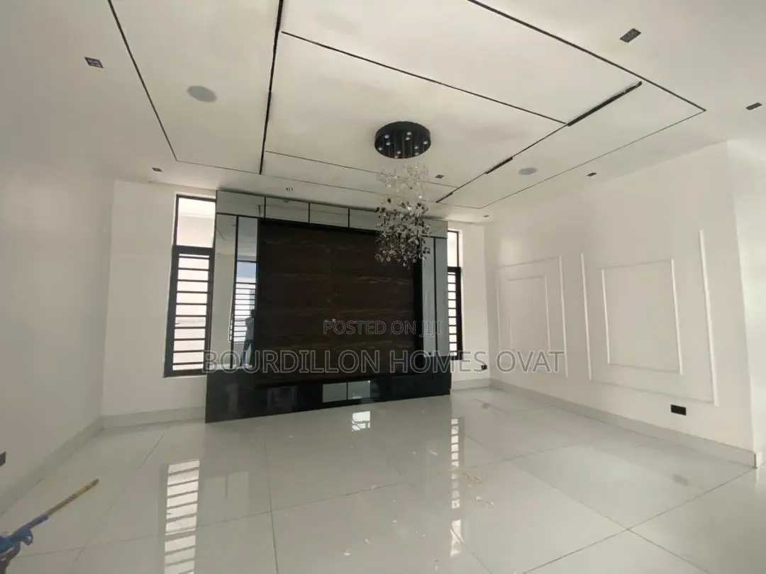 5bdrm Duplex in Chevron Lekki Lagos for sale