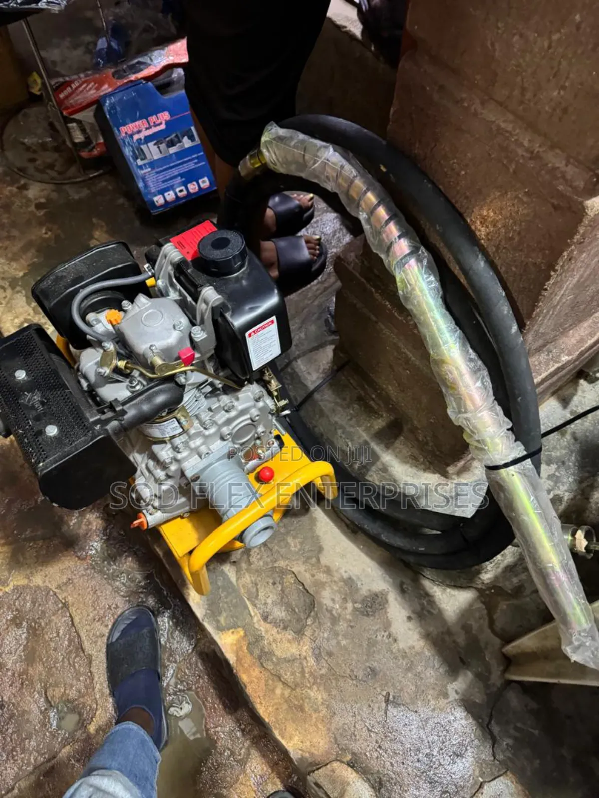 Rugged Diesel Poker Vibrator Machine With Hose