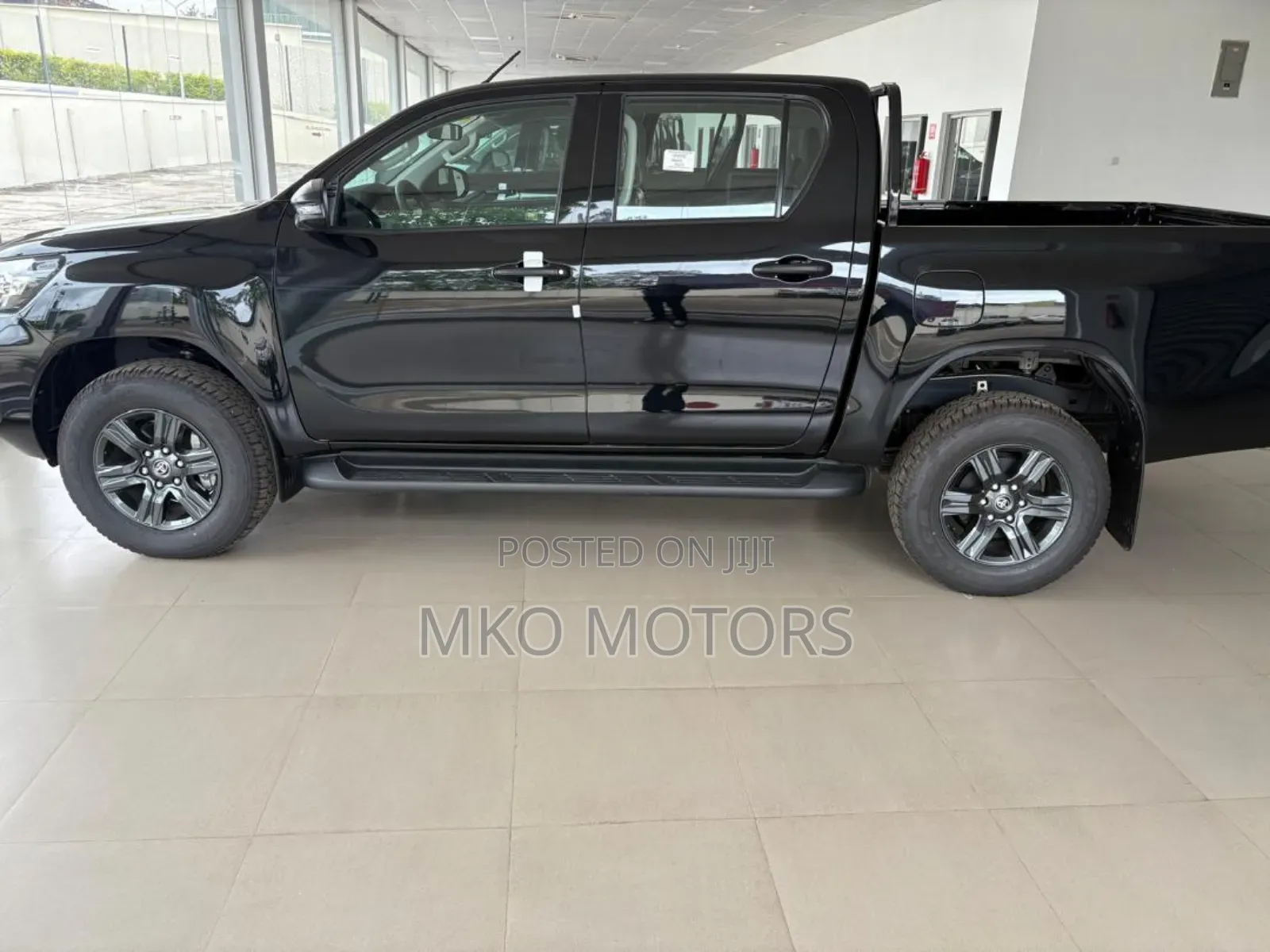 New Toyota Hilux 2024 Black
