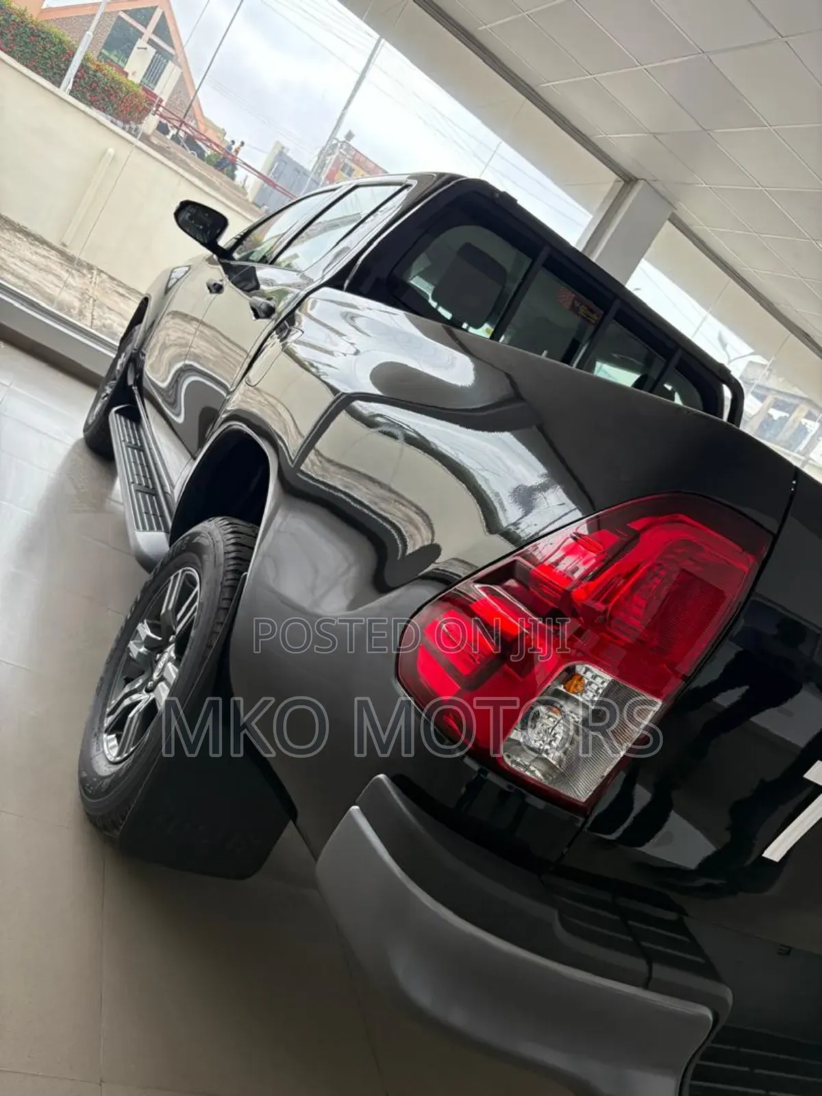 New Toyota Hilux 2024 Black